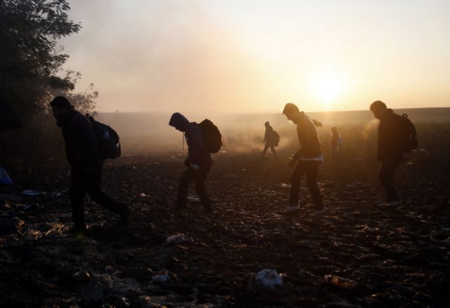 Ουγγαρία: Δεν θα ανοίξουμε διάδρομο για τους πρόσφυγες